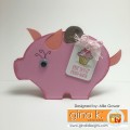 2016/06/06/B-_Sophie_Pig_Shaped_Card_by_AllieGower.JPG