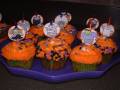 2006/10/29/booglie_cupcakes_by_grin_and_stampy.JPG