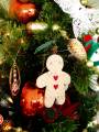 2006/12/20/gingerbread_on_tree_close_upnancyrtuh_2006_by_NANCYRUTH.jpg