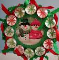 2007/11/09/Peppermint_Pebbles_wreath_front_view_by_Kellie_Fortin.jpg